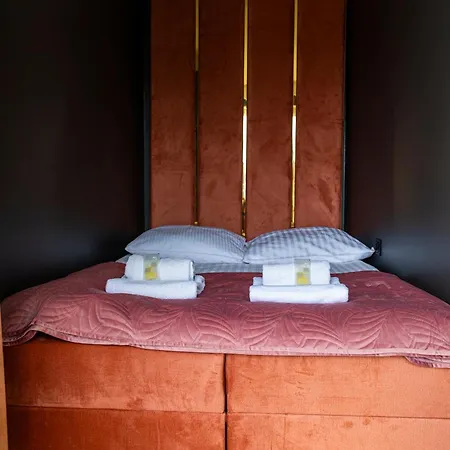 Aparti Goldnblack Galaxy Štetín