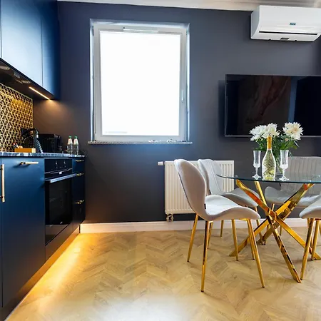 Aparti Goldnblack Galaxy Apartmán *