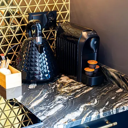 Aparti Goldnblack Galaxy *